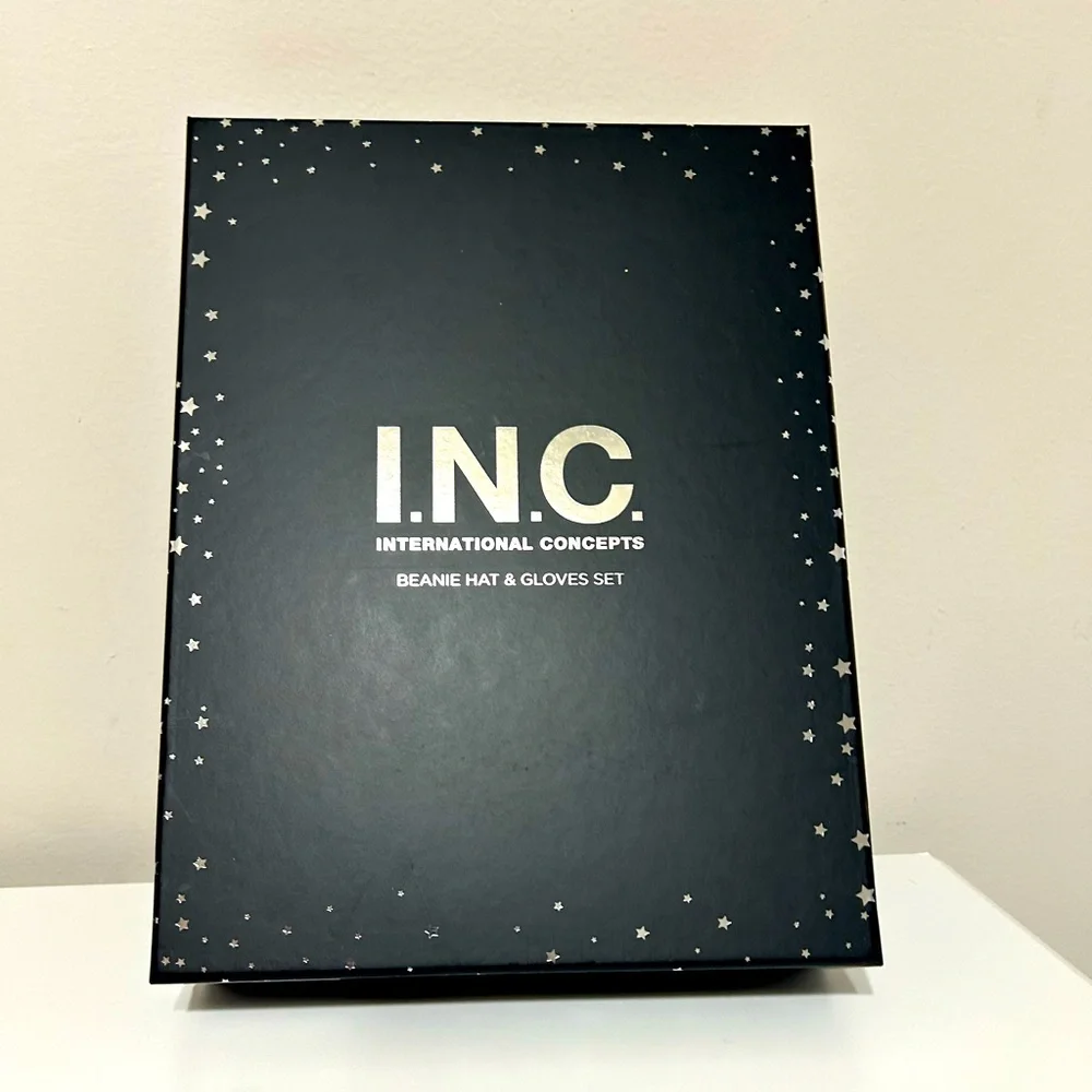 INC‎ white Beanie and Glove Set